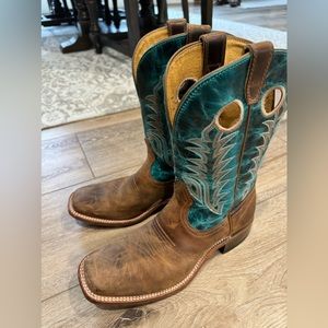 Like New cowboy boots